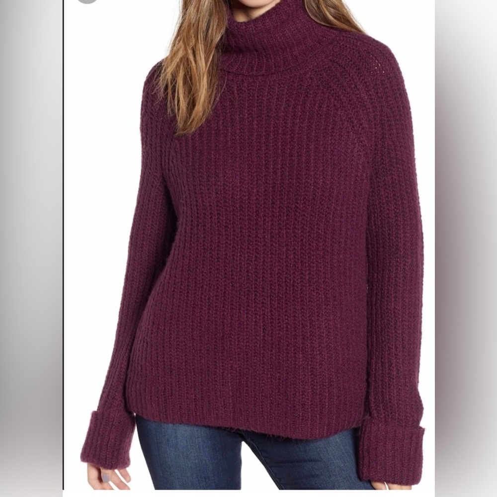 Nordstrom BP Purple turtle neck sweater, oversized size small